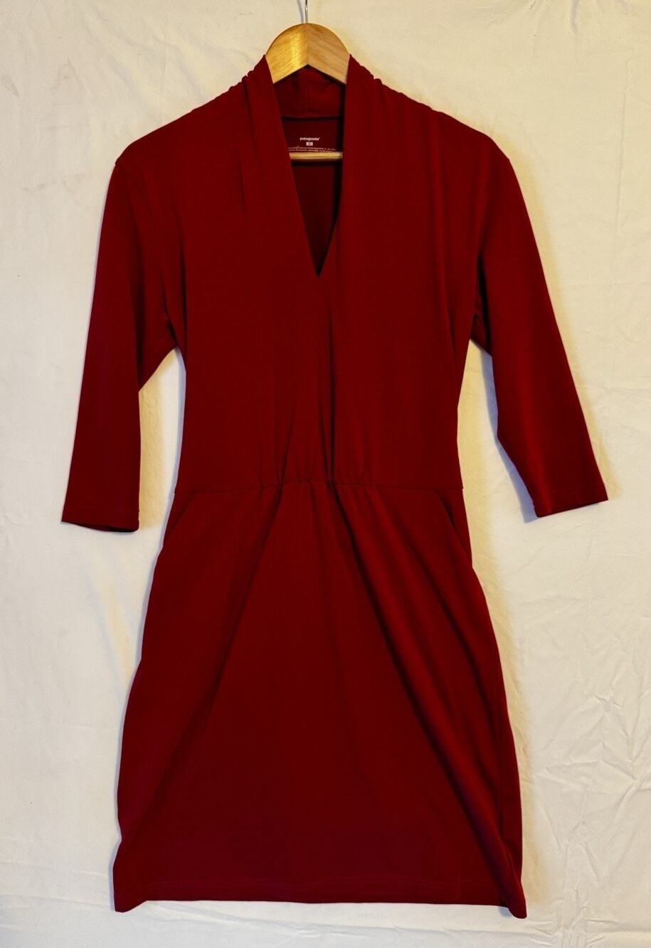 Patagonia 3/4 Sleeve Vitaliti Travel Dress Magenta Belted V-neck Size M Pockets
